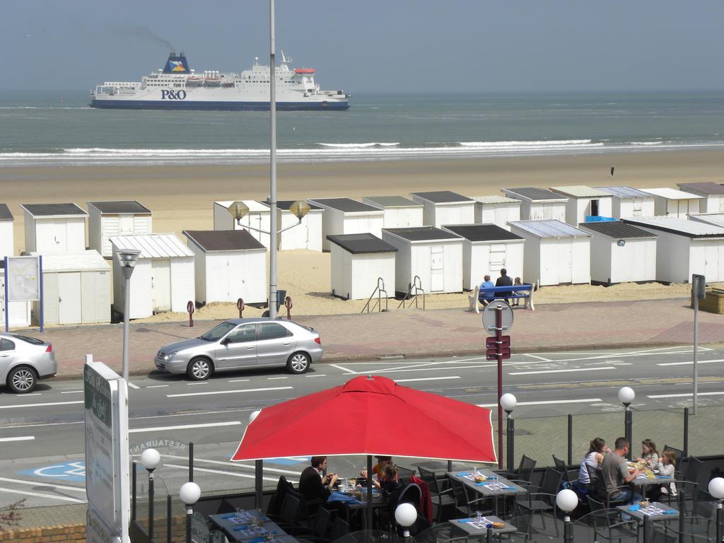 Hotel De La Plage Calais Bagian luar foto