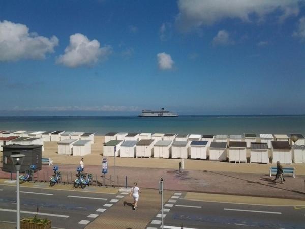 Hotel De La Plage Calais Bagian luar foto
